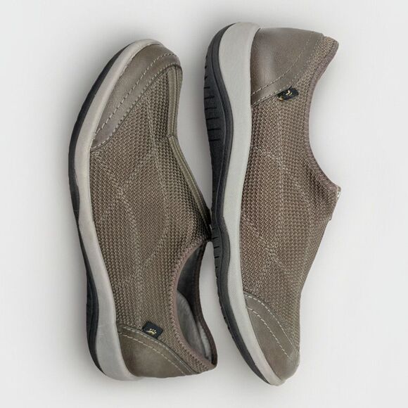 Bare Traps Janel Women’s Slip-On Loafers – Olive/Brown – Size 9.5 - Picture 2 of 8